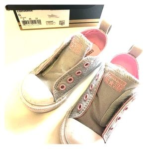 Converse toddler girls size 6